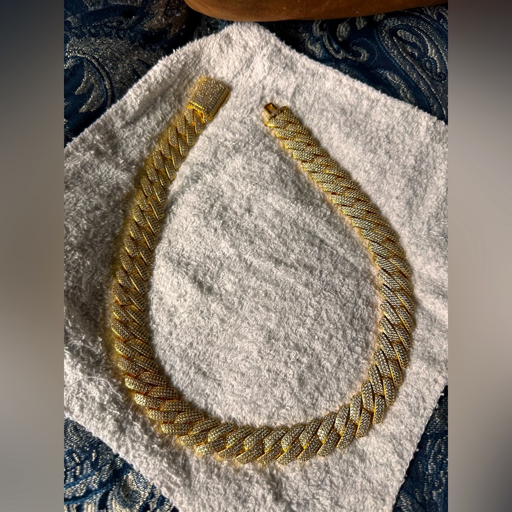 Vvs simulated Gold cuban